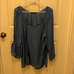 Alyx NWOT (Kohl’s) denim-like light blue top